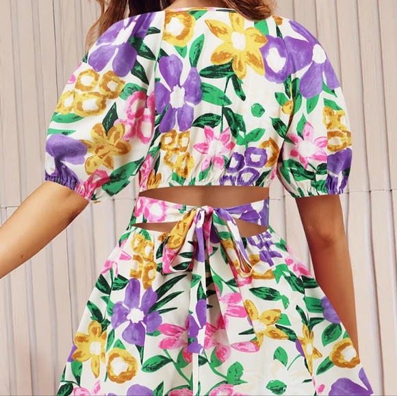 Lavender Printed Surplice Short Sleeve Mini Dress - Picture 3 of 4